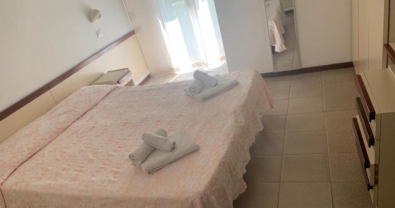 Due Gemelle Hotell Rimini Exteriör bild