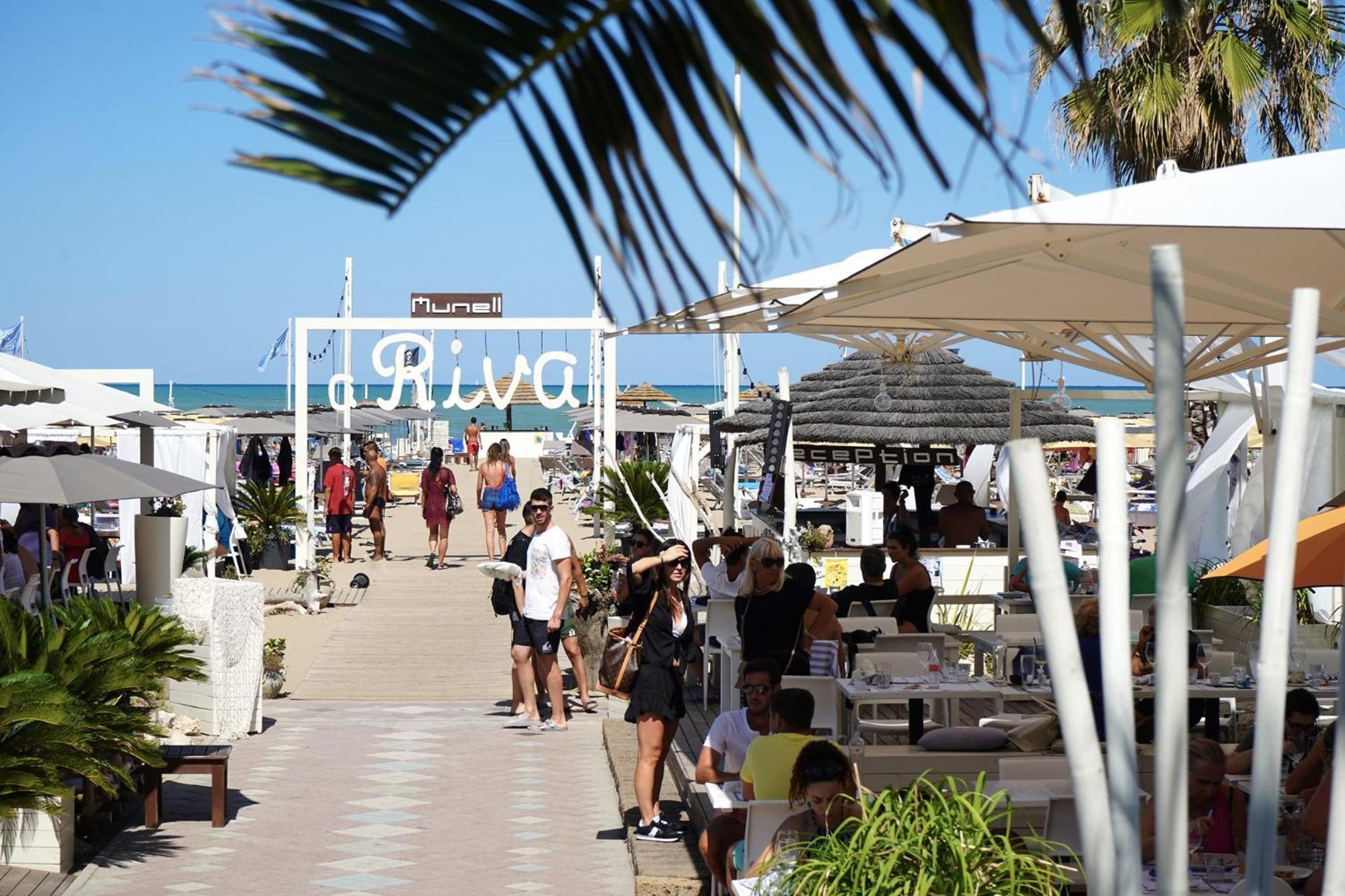 Due Gemelle Hotell Rimini Exteriör bild